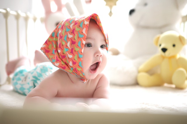 12 Stunning Tricks To Get Your Baby To Pose For a Photo Shoot