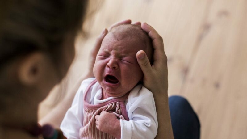 Does Your Baby Have Colic or Acid Reflux? Here’s the Difference